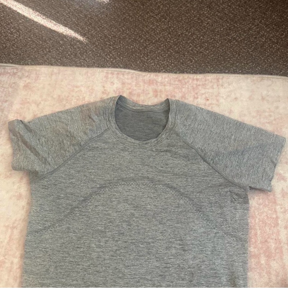 Lululemon Athletica Women's Cropped Short Sleeve Crew Tee - Gray